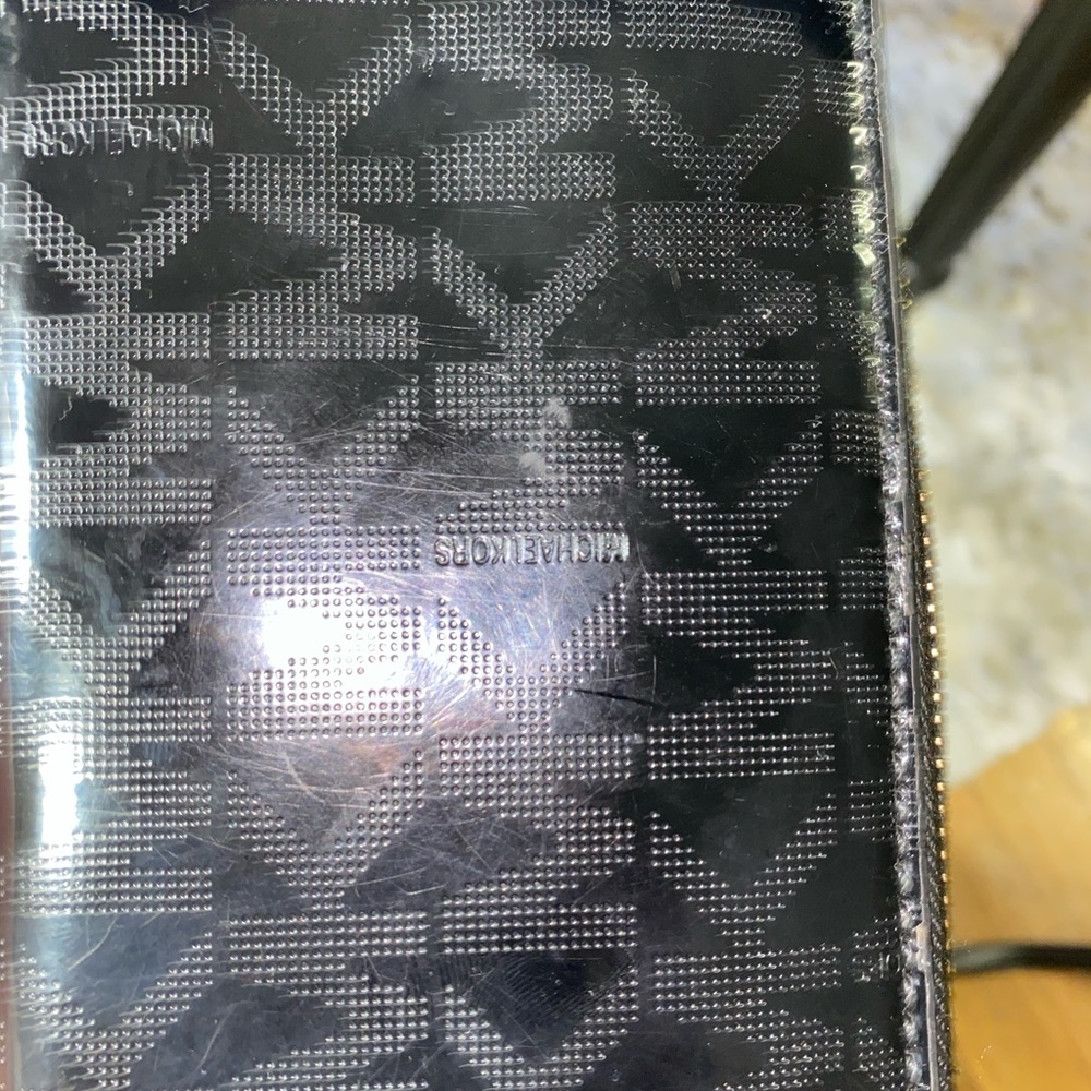 Michael kors MK Wristlet authentic - Picture 4 of 7